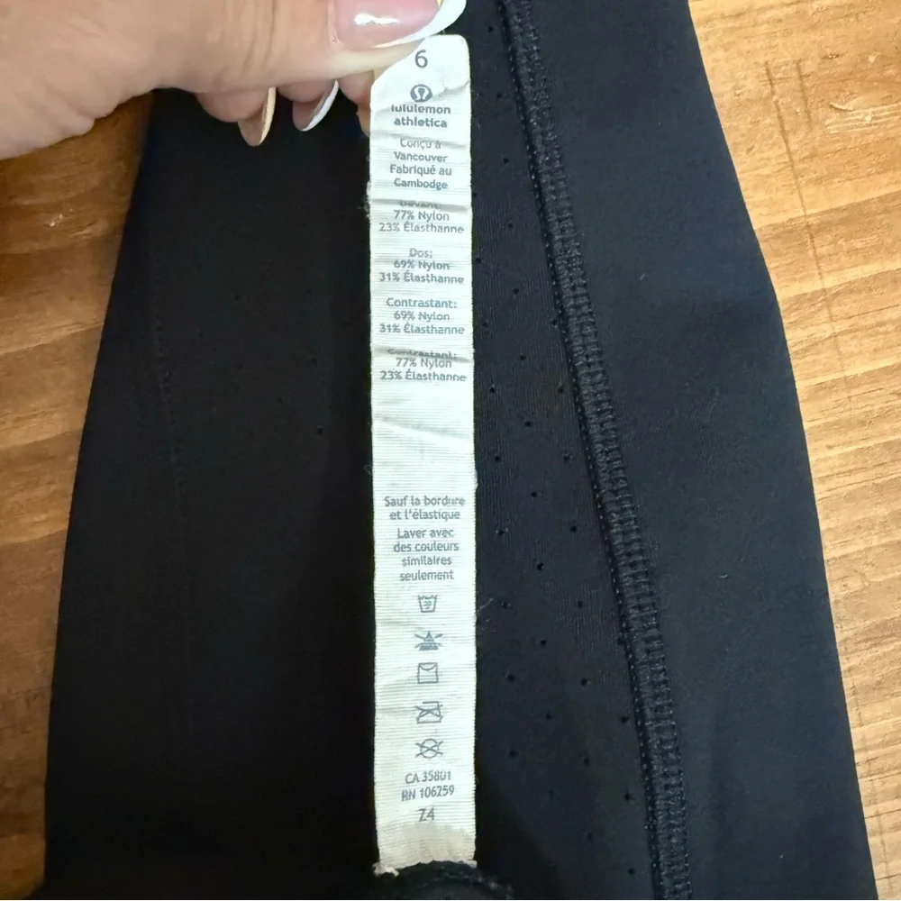 lululemon athletica scallop zip